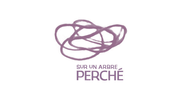 SUR UN ARBRE PERCHE